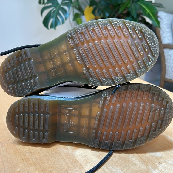 Dr. Martens white 1460 boot - Picture 8 of 9